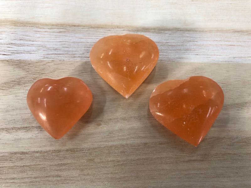 Corazón Selenita Naranja 4 cm aprox